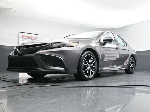Used 2023 Toyota Camry SE image 24