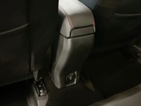 Used 2017 Jeep Renegade Trailhawk w/ Popular Equipment Group image 27