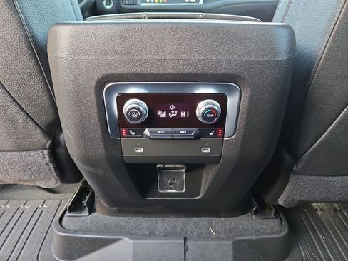 Used 2021 GMC Yukon XL Denali w/ Denali Premium Package image 36