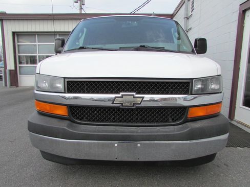 Used 2017 Chevrolet Express 3500 LT w/ LT Preferred Equipment Group RWD image 2