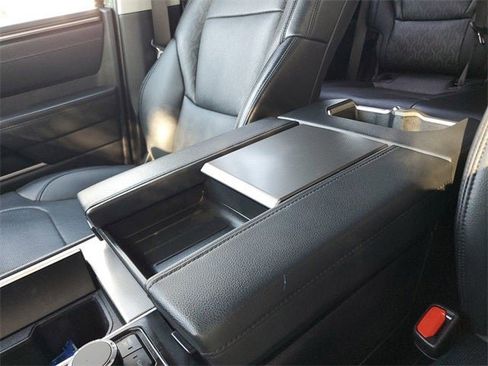 Used 2023 Toyota Sequoia Limited image 89