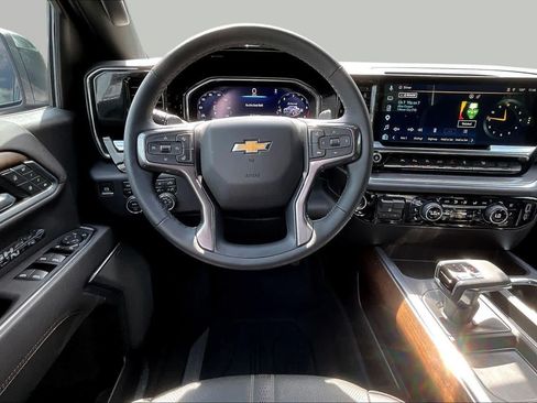 Used 2026 Chevrolet Silverado 1500 High Country w/ High Country Premium Package AWD/4WD image 11