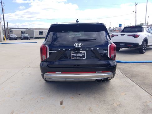 Used 2024 Hyundai Palisade Calligraphy image 6