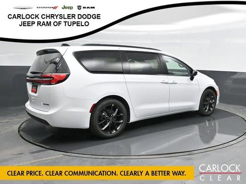 New 2026 Chrysler Pacifica Limited w/ Uconnect Theater Family Group image 2