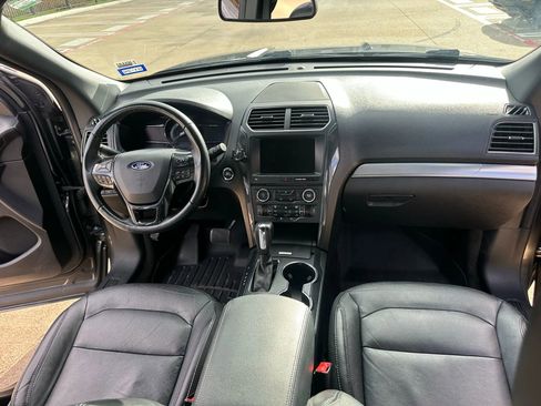 Used 2018 Ford Explorer XLT w/ Equipment Group 202A image 18