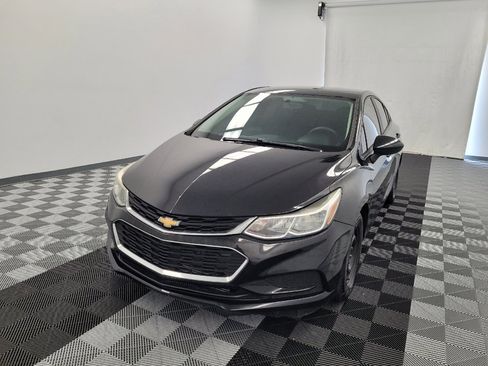 Used 2018 Chevrolet Cruze LS FWD image 15