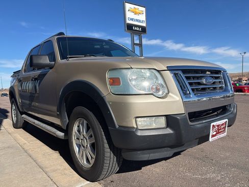 Used 2007 Ford Explorer Sport Trac XLT image 1