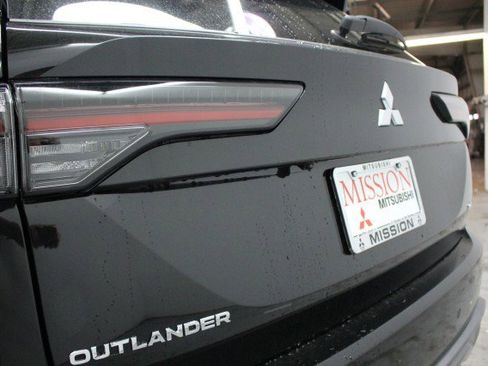 New 2026 Mitsubishi Outlander SE AWD/4WD image 4