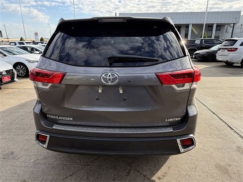Used 2017 Toyota Highlander Limited image 6