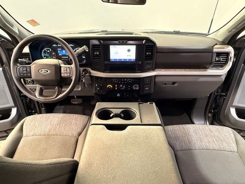 Certified 2025 Ford F250 XLT w/ FX4 Off-Road Package image 18