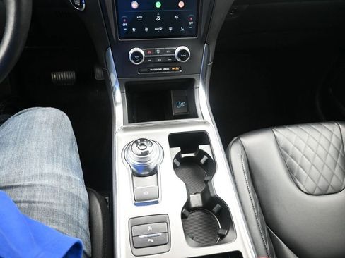 Used 2024 Ford Edge Titanium AWD/4WD image 12