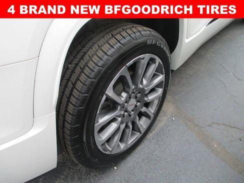 Used 2021 GMC Acadia Denali AWD/4WD image 3