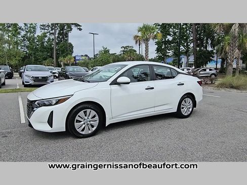 Used 2025 Nissan Sentra S FWD image 17