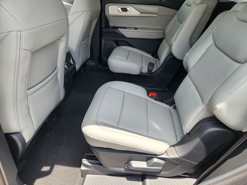 New 2026 Ford Explorer Active w/ Active Comfort Package RWD image 19