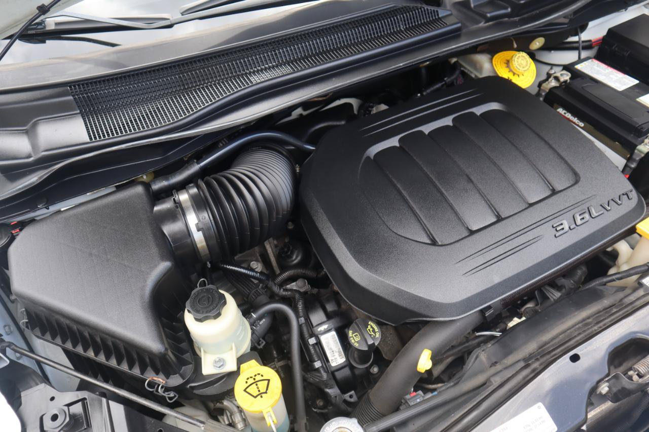 Used 2019 Dodge Grand Caravan SE w/ UConnect Hands-Free Group FWD image 30