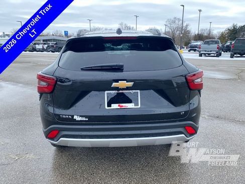 New 2026 Chevrolet Trax LT w/ Sunroof Package image 4