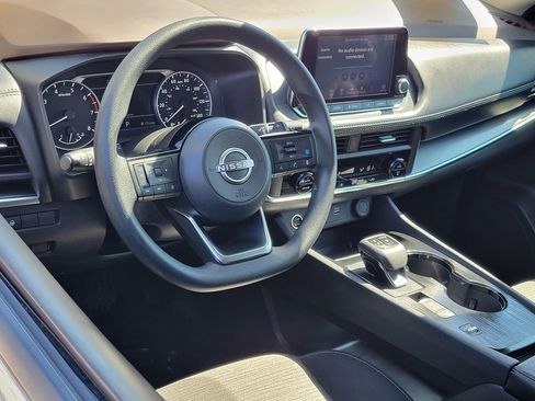 Used 2023 Nissan Rogue SV FWD image 3
