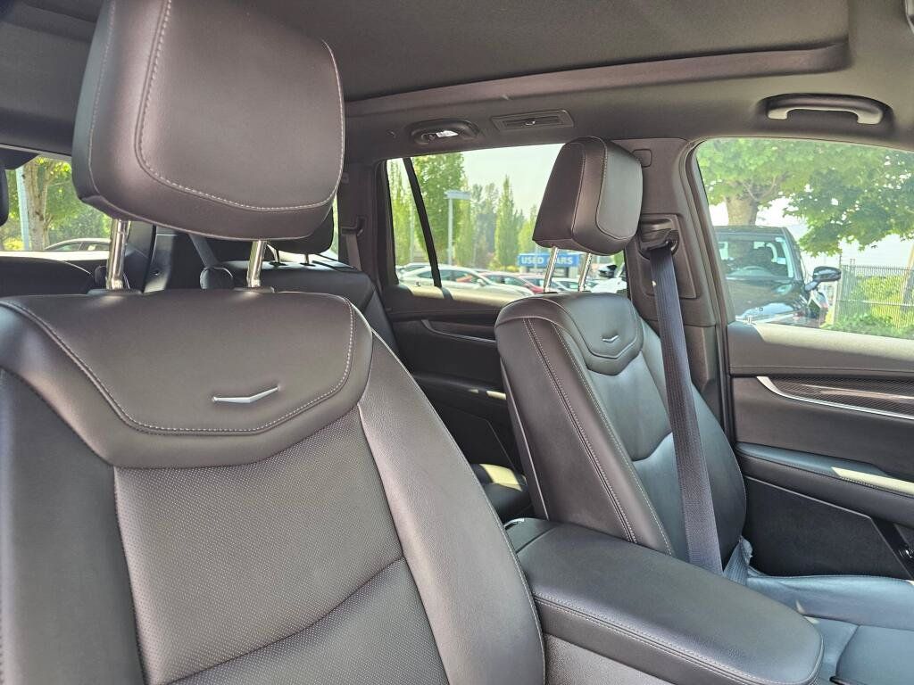 Used 2024 Cadillac XT6 Sport w/ Technology Package AWD/4WD image 11