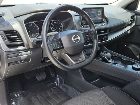 Used 2025 Nissan Rogue SV AWD/4WD image 26