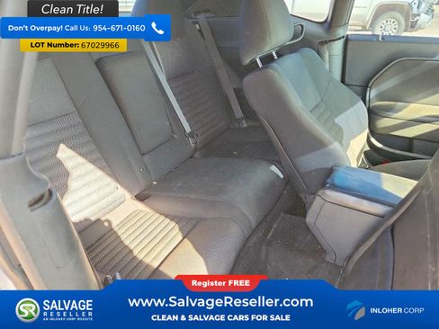 Used 2013 Dodge Challenger SXT RWD image 13