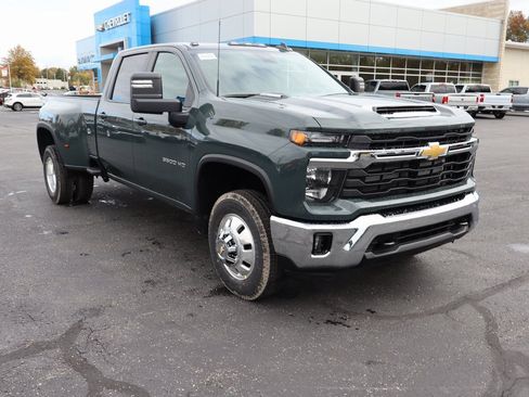 New 2026 Chevrolet Silverado 3500 LT image 2