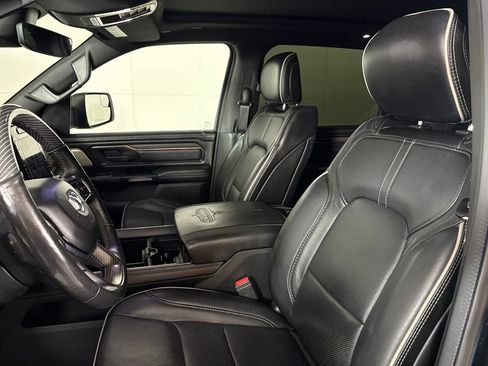 Used 2020 RAM 1500 Limited w/ Black Appearance Package AWD/4WD image 18