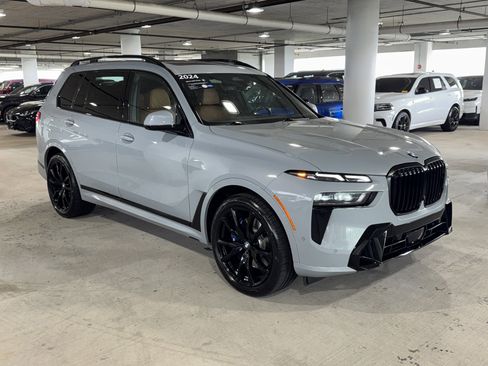 Used 2024 BMW X7 xDrive40i w/ Executive Package AWD/4WD image 2