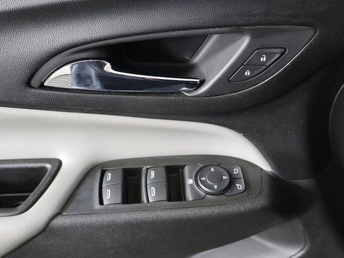 Used 2021 Chevrolet Equinox LS w/ LPO, Floor Liner Package image 26