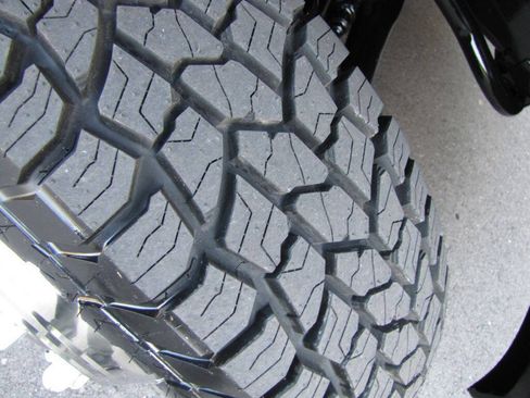 Used 2022 RAM 3500 Tradesman RWD image 18