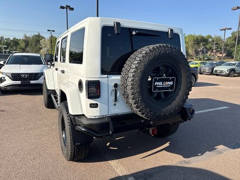 Used 2013 Jeep Wrangler Unlimited Sahara w/ Connectivity Group AWD/4WD image 12