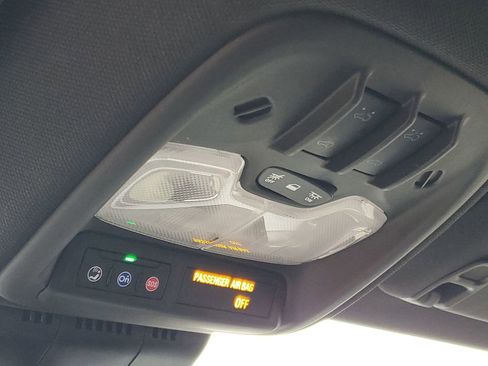 Used 2024 GMC Canyon Denali image 22