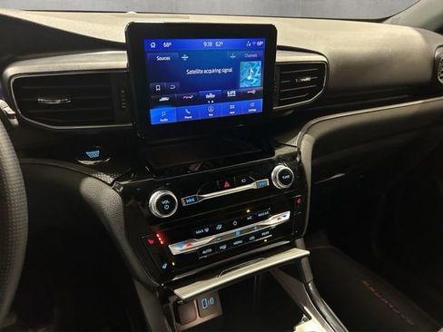 Certified 2022 Ford Explorer ST-Line AWD/4WD image 16