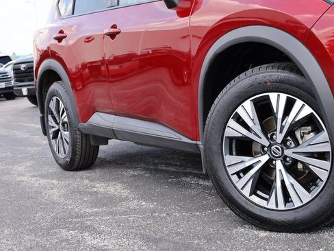 Used 2021 Nissan Rogue SV w/ Premium Package AWD/4WD image 3