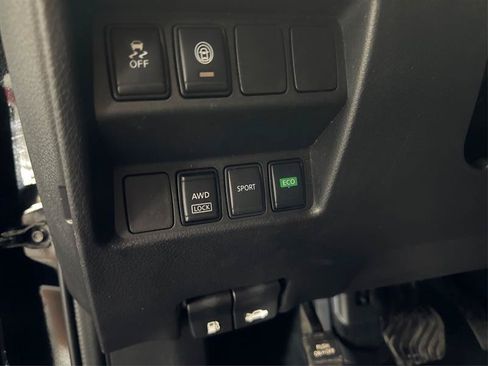 Used 2020 Nissan Rogue Sport SV AWD/4WD image 29