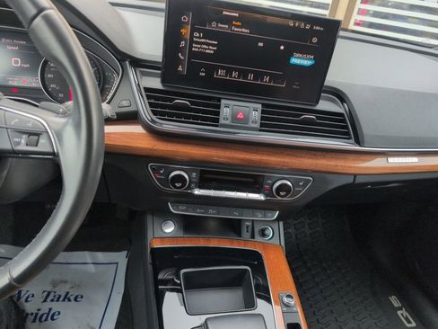 Used 2023 Audi Q5 2.0T Premium w/ Convenience Package image 18