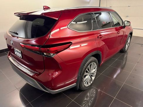 Used 2020 Toyota Highlander Platinum AWD/4WD image 6