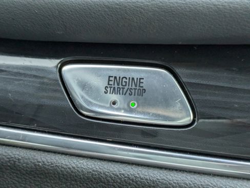 Used 2022 Buick Enclave Essence w/ Sport Touring Edition image 27