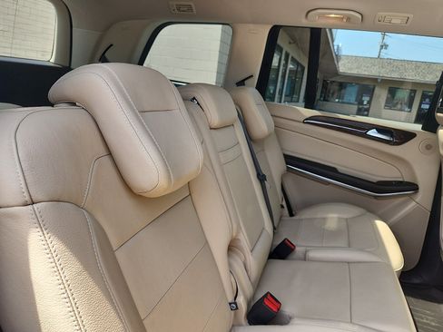 Used 2017 Mercedes-Benz GLS 550 4MATIC image 30