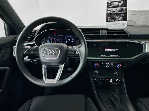 New 2025 Audi Q3 2.0T Premium image 19