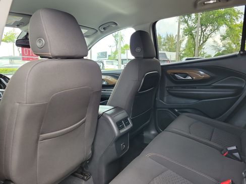 Used 2021 GMC Terrain SLE FWD image 16