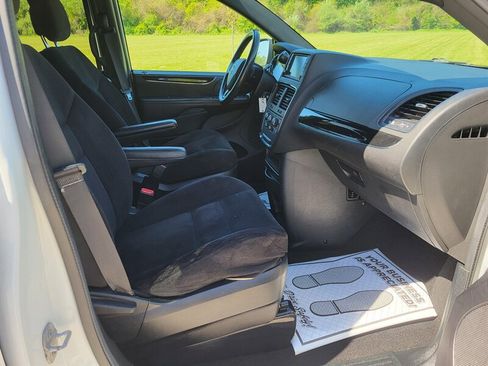 Used 2014 Dodge Grand Caravan SE FWD image 12