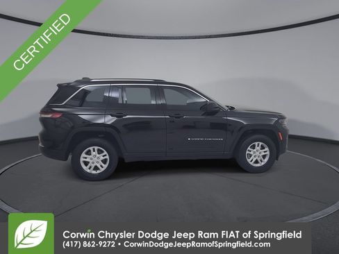 Certified 2023 Jeep Grand Cherokee Laredo AWD/4WD image 16
