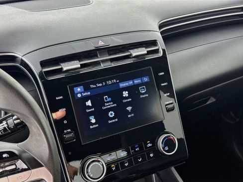 Certified 2024 Hyundai Santa Cruz SE FWD image 32