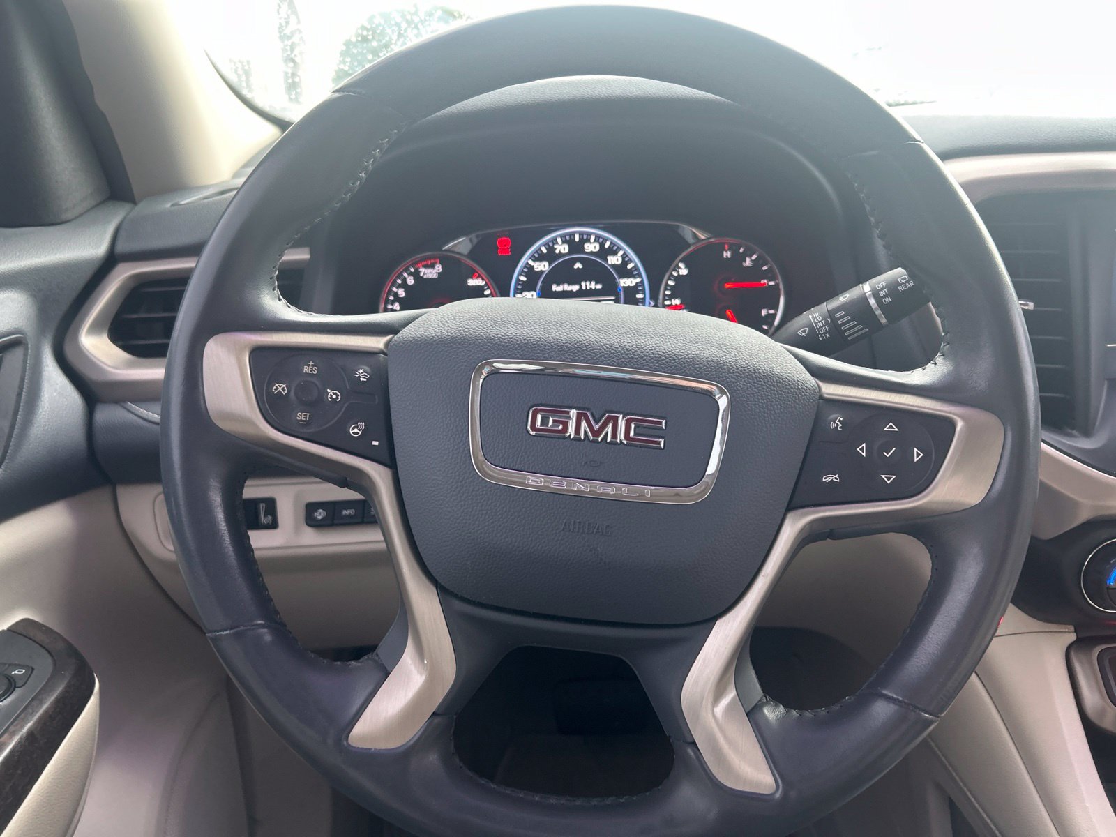 Used 2021 GMC Acadia Denali w/ Denali Technology Package FWD image 15