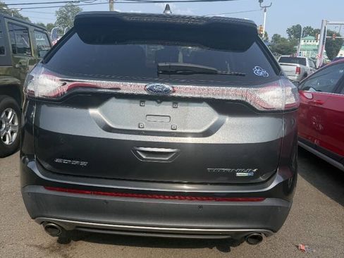 Used 2018 Ford Edge Titanium w/ Technology Package AWD/4WD image 18