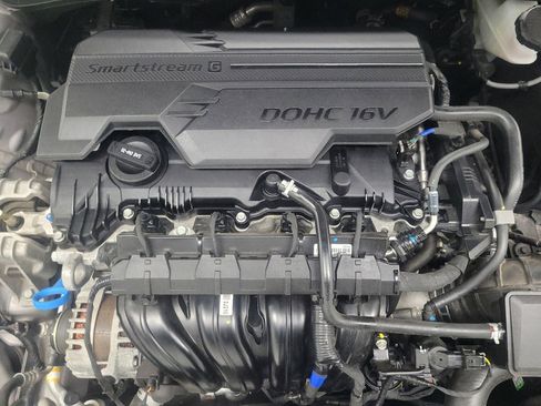 Used 2025 Hyundai Elantra Sport FWD image 30