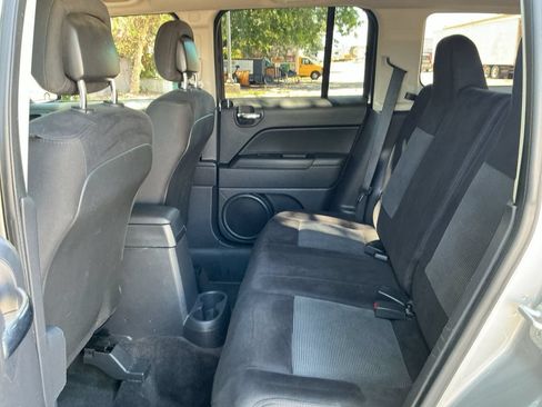 Used 2014 Jeep Patriot Sport w/ Power Value Group AWD/4WD image 18