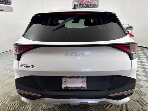 Used 2024 Kia Sportage LX image 4