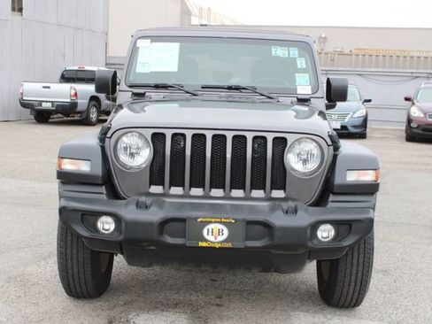 Used 2023 Jeep Wrangler Unlimited Sport AWD/4WD image 2