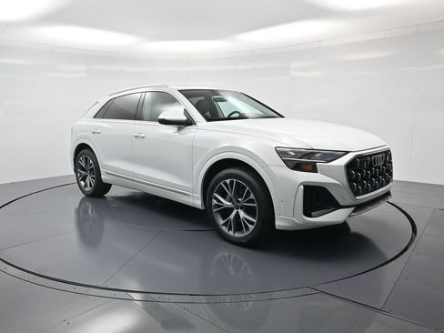 Used 2025 Audi Q8 Premium Plus AWD/4WD image 32
